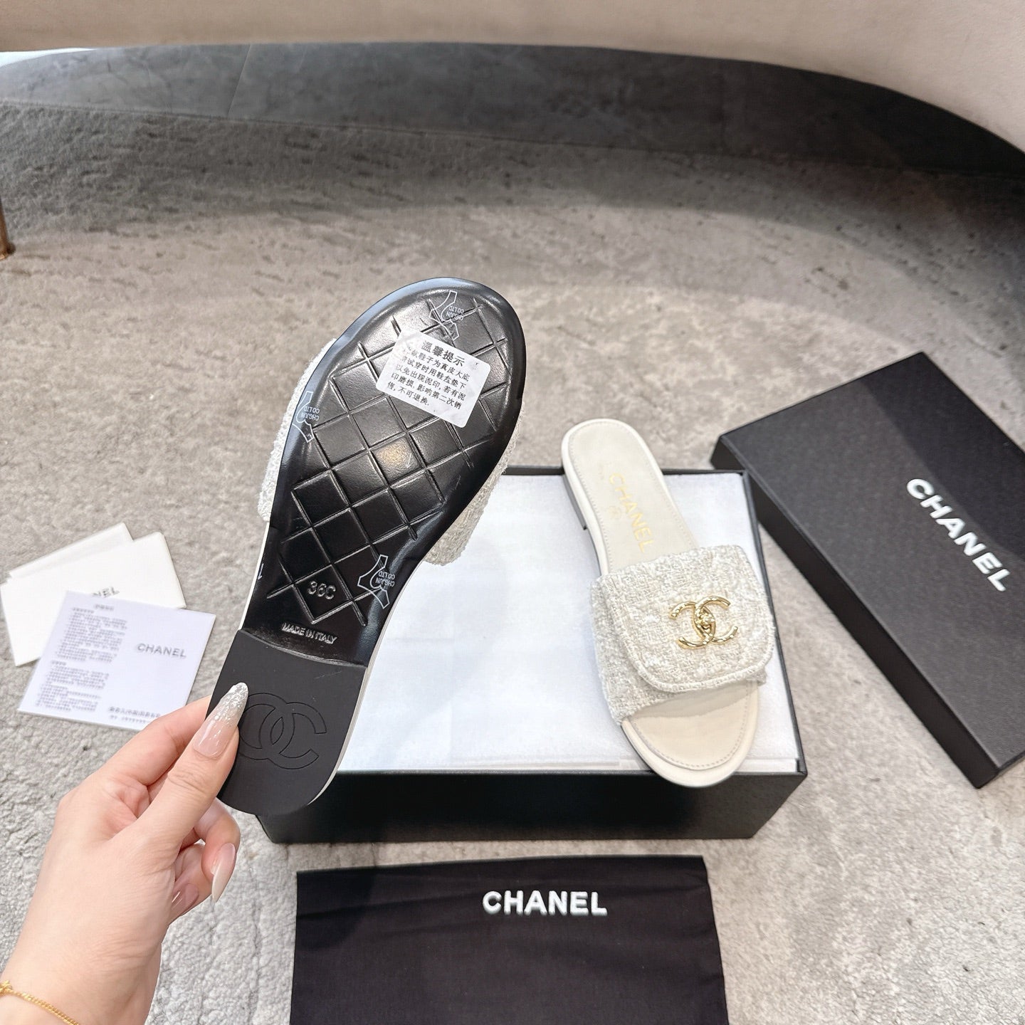 PLATFORM SLIPPERS LOGO IN WHITE TWEED AND LAMBSKIN - 35