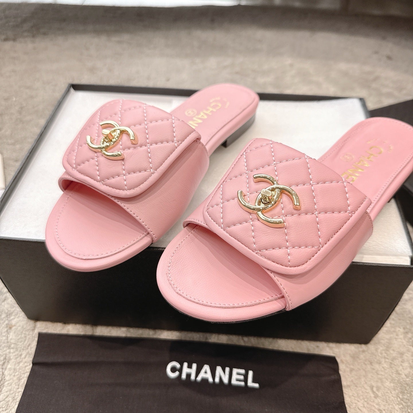 PLATFORM SLIPPERS LOGO IN LIGHT PINK LAMBSKIN - 35