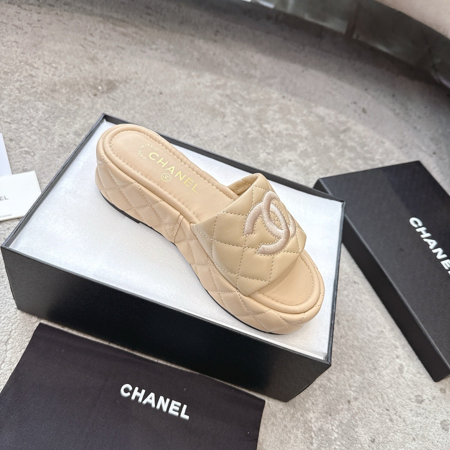 WEDGE HEELS IN BEIGE CALFSKIN QUILTED - 35