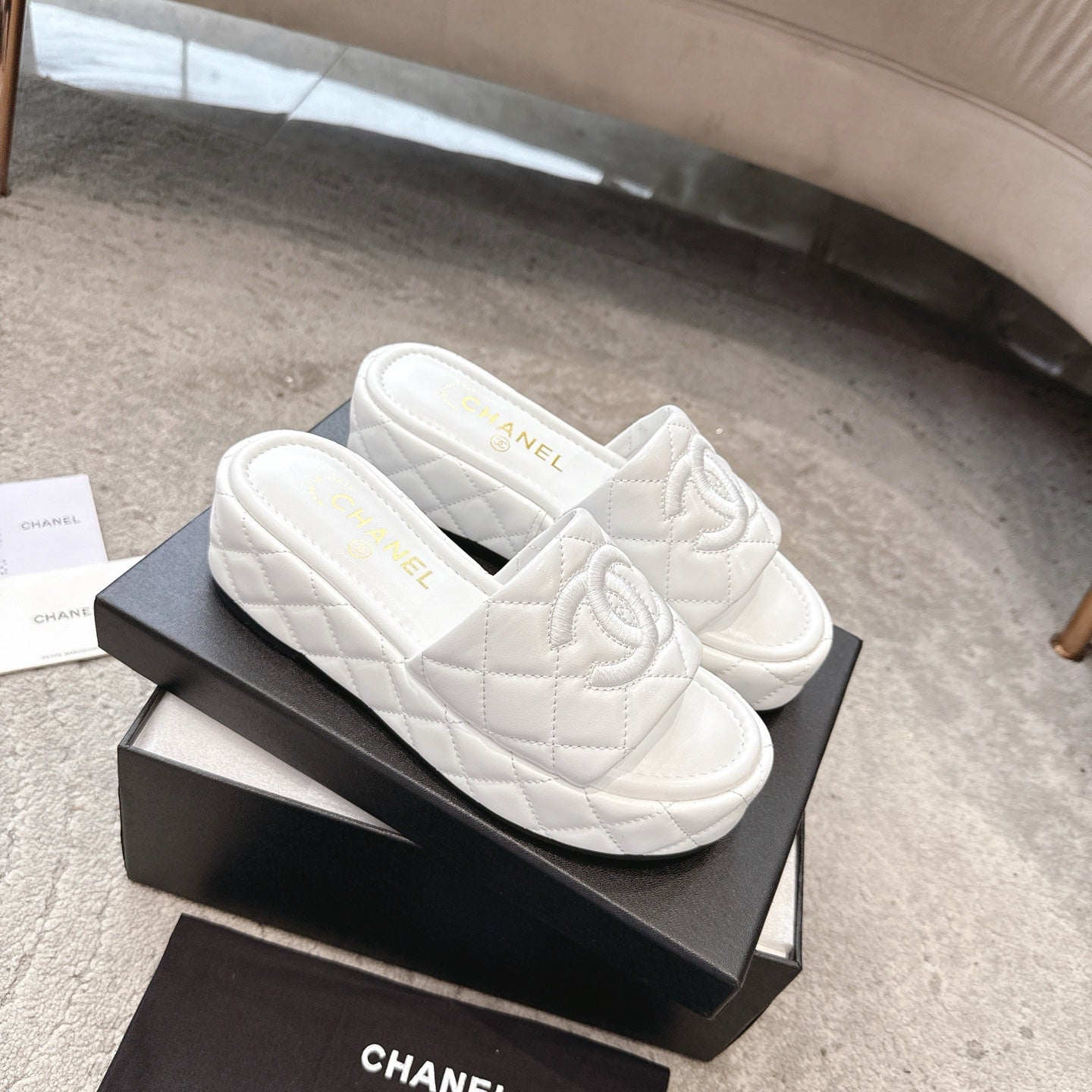 WEDGE HEELS IN WHITE CALFSKIN QUILTED - 35