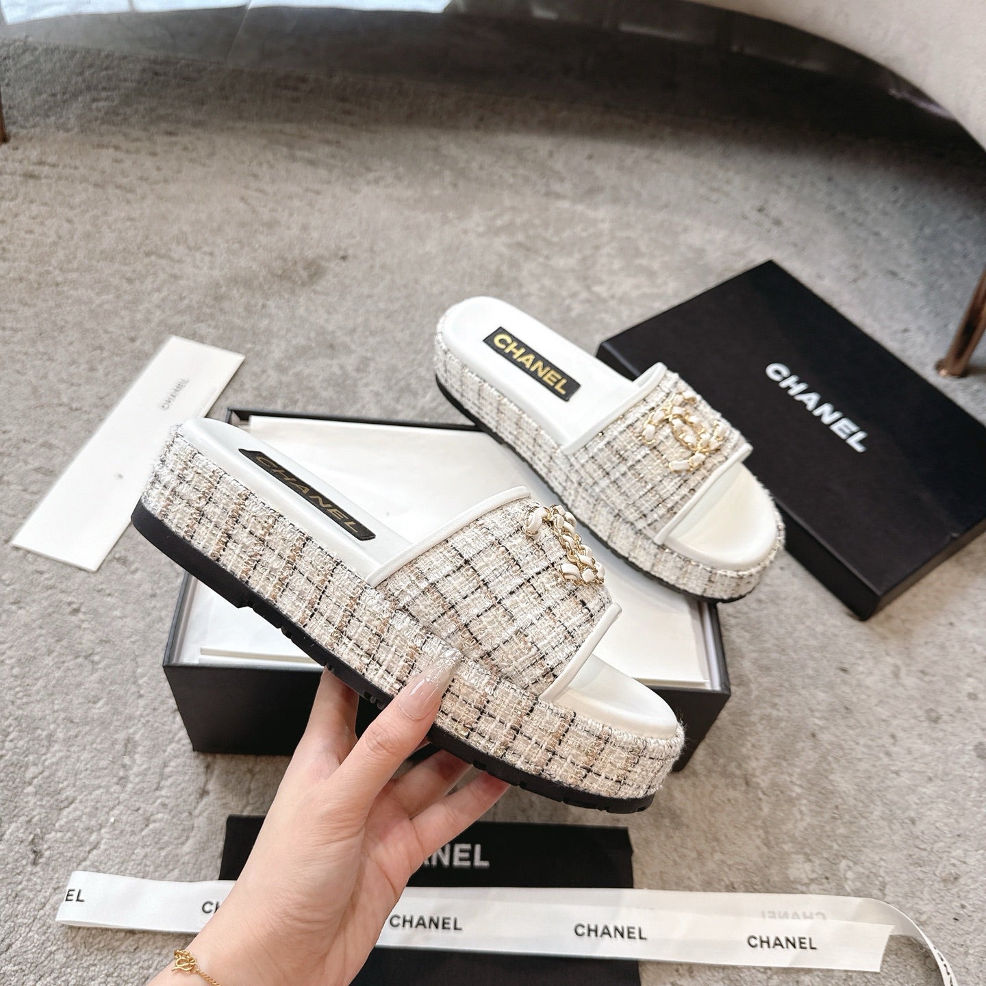 PLASTFORM HEELS IN WHITE TWEED AND CALFSKIN - 35