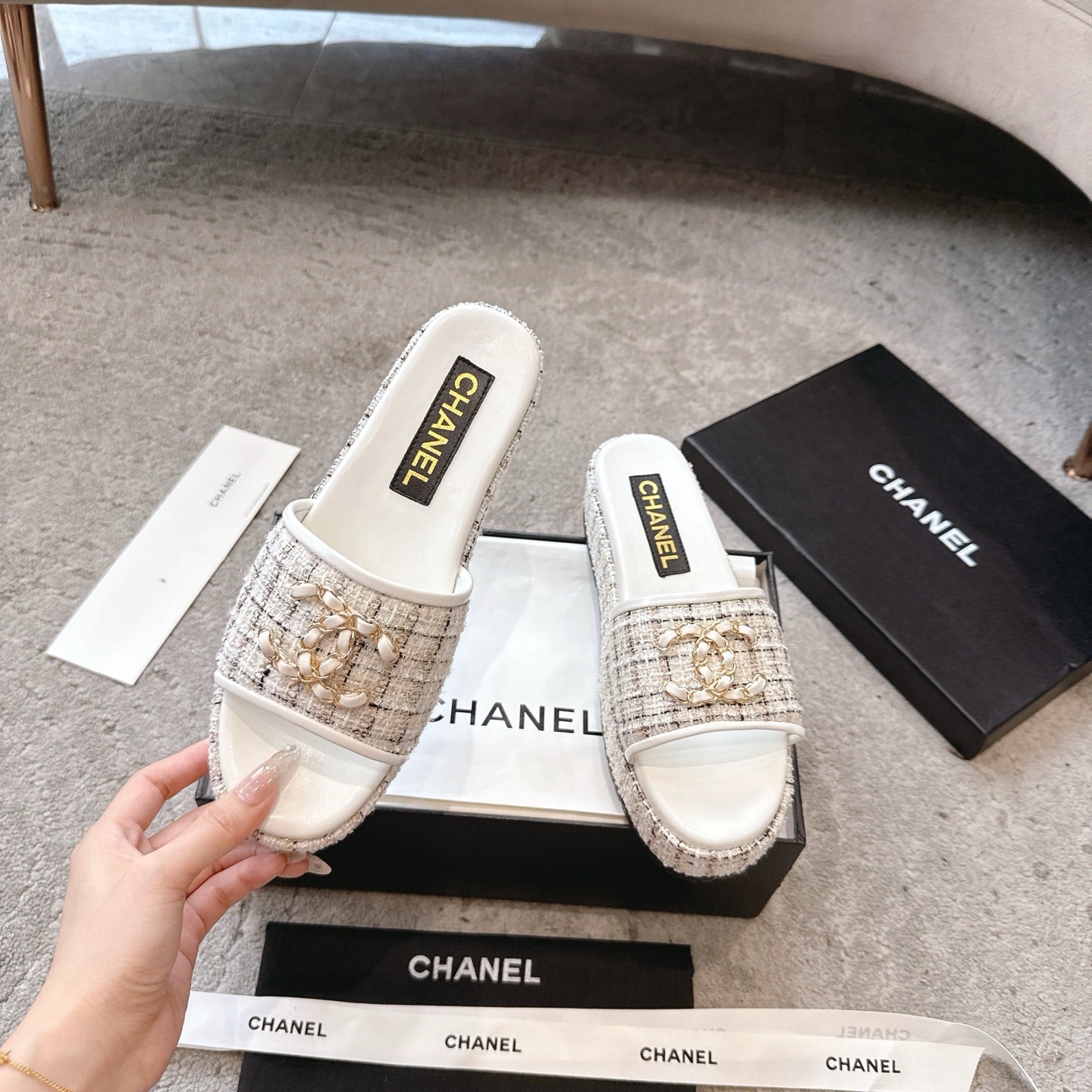 PLASTFORM HEELS IN WHITE TWEED AND CALFSKIN - 35