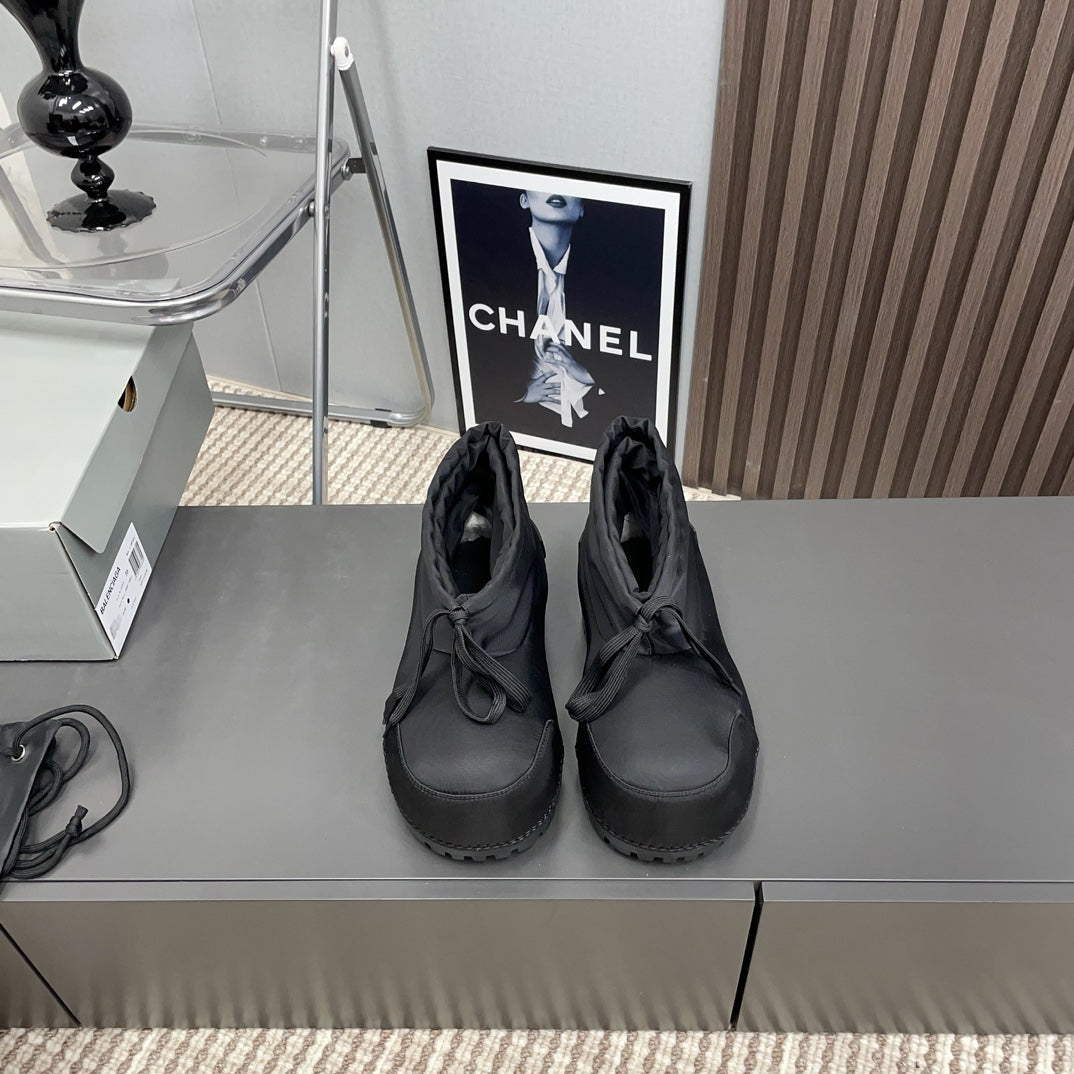 BALENCIAGA 25S ALASKA ANKLE BOOTS HIGH HEEL IN BLACK FABRIC - 35