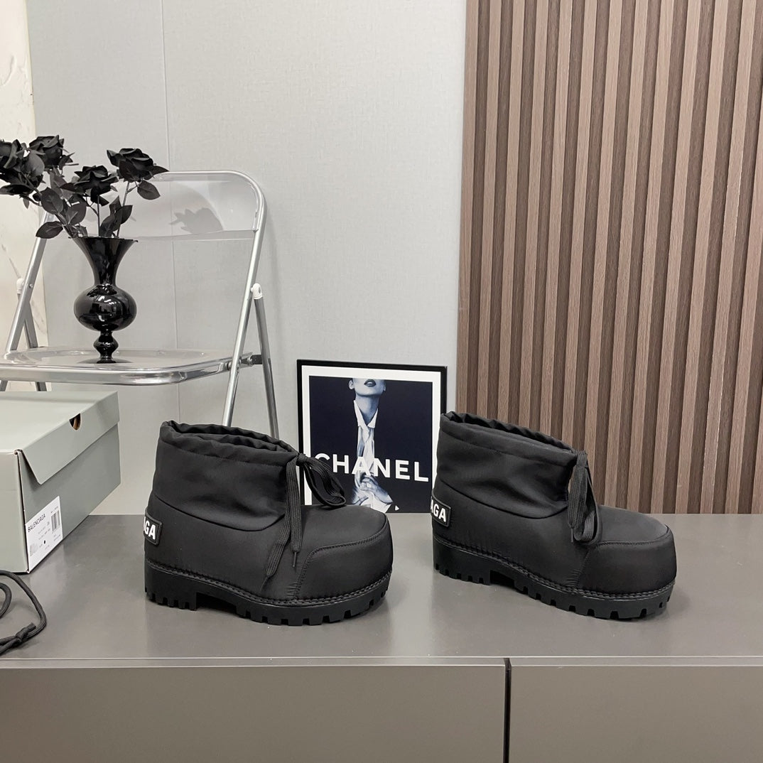 BALENCIAGA 25S ALASKA ANKLE BOOTS HIGH HEEL IN BLACK FABRIC - 35