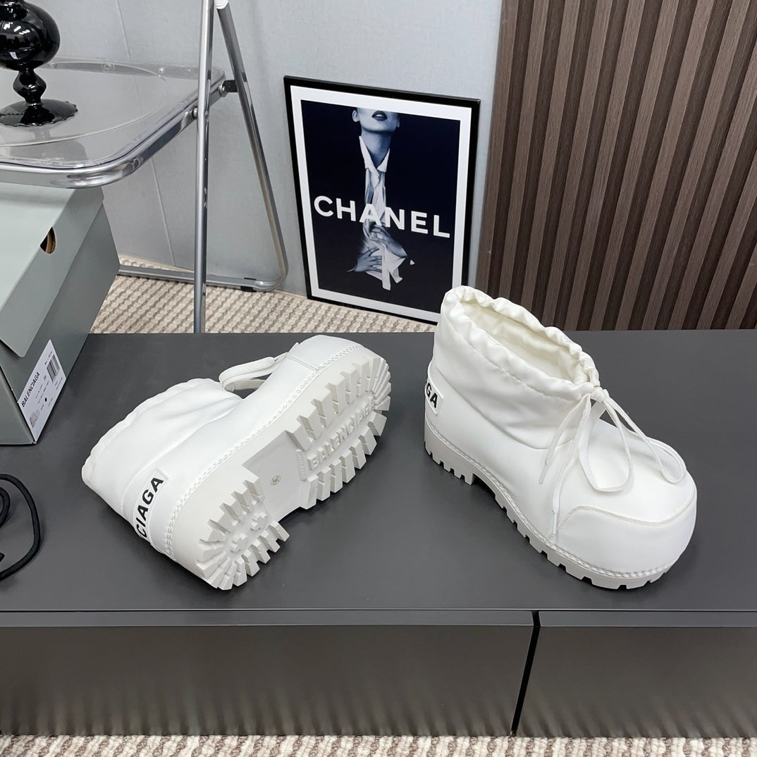 BALENCIAGA 25S ALASKA ANKLE BOOTS HIGH HEEL IN WHITE FABRIC - 35