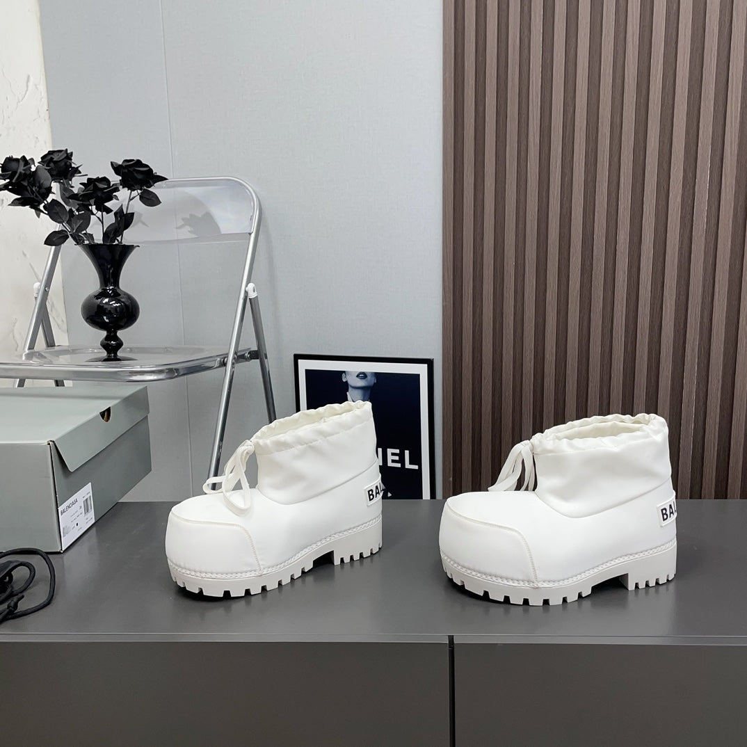 BALENCIAGA 25S ALASKA ANKLE BOOTS HIGH HEEL IN WHITE FABRIC - 35