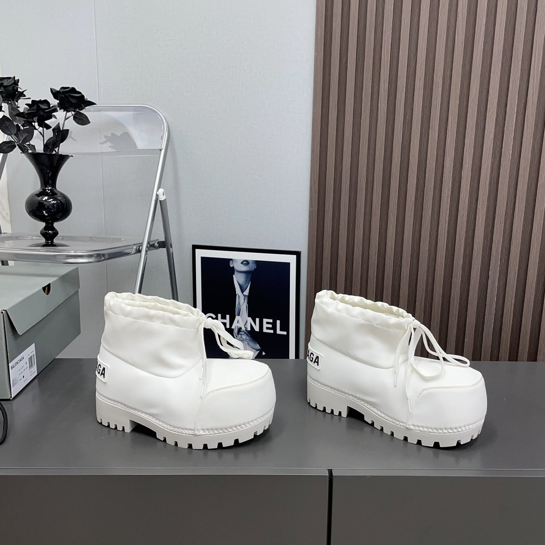 BALENCIAGA 25S ALASKA ANKLE BOOTS HIGH HEEL IN WHITE FABRIC - 35