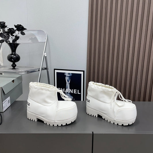 BALENCIAGA 25S ALASKA ANKLE BOOTS HIGH HEEL IN WHITE FABRIC - 35