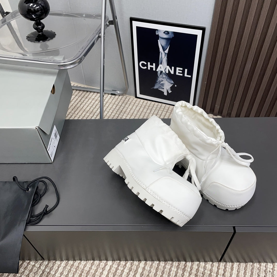 BALENCIAGA 25S ALASKA ANKLE BOOTS HIGH HEEL IN WHITE FABRIC - 35