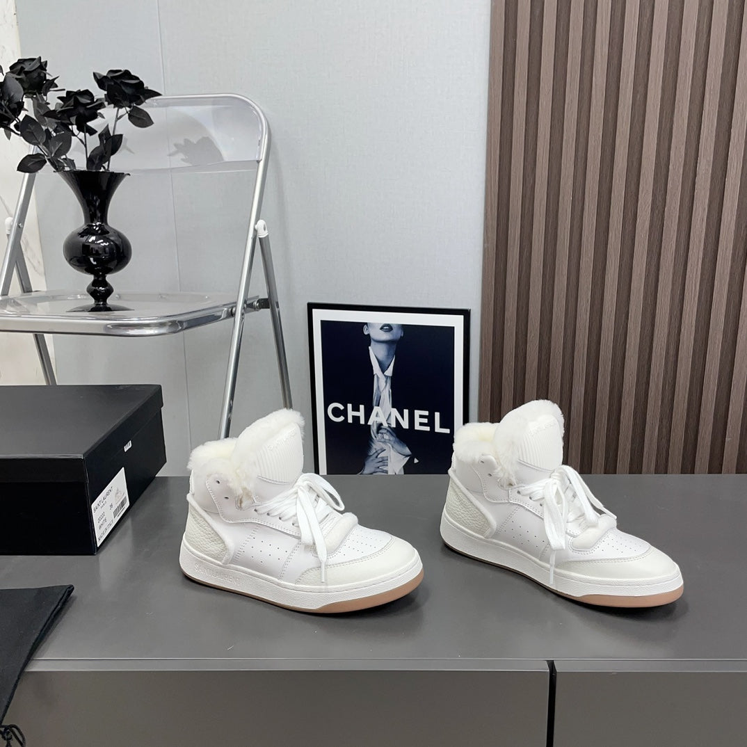 HIGH-TOP SNEAKERS IN WHITE CALFSKIN WITH FLEECE LINING - 35