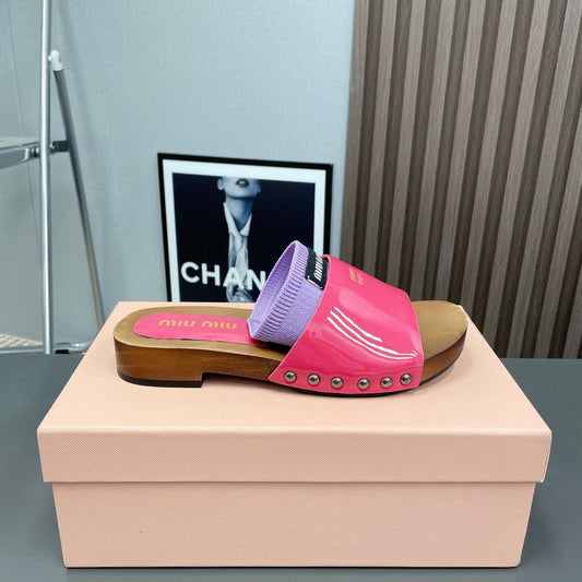 SLIPPERS IN PINK GLOSSY CALFSKIN WITH PURPLE HALF-FOOT SOCKS - 35