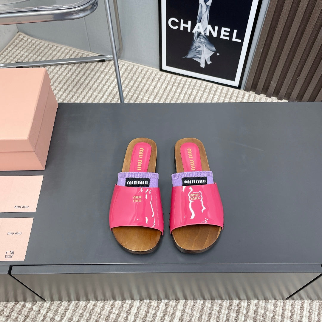 SLIPPERS IN PINK GLOSSY CALFSKIN WITH PURPLE HALF-FOOT SOCKS - 35