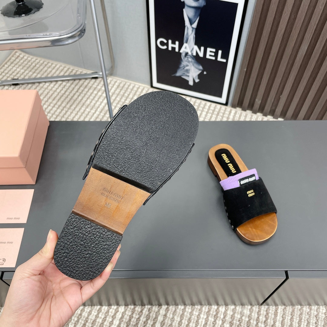 SLIPPERS IN BLACK SUEDE WITH PURPLE HALF-FOOT SOCKS - 35