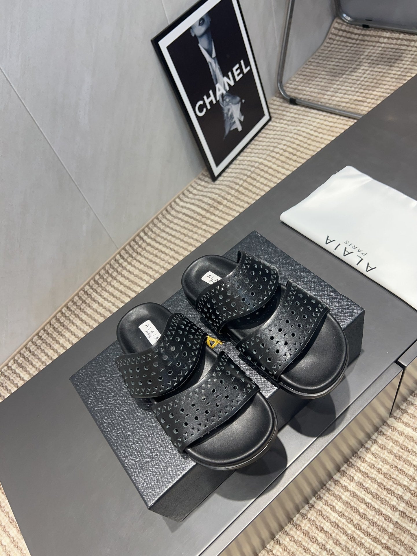 ALAIA CHUNKY TWO-STRAP SLIDES 25S IN BLACK CALFSKIN - 35