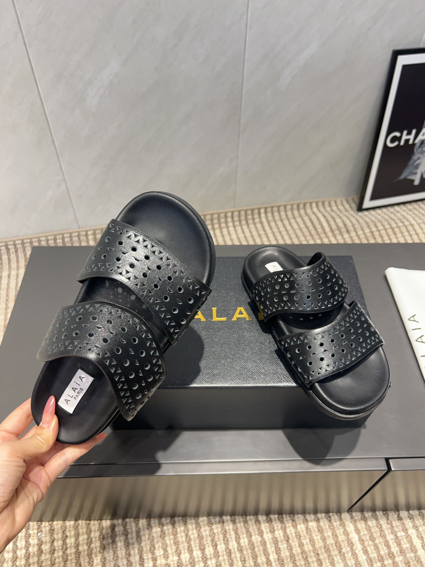 ALAIA CHUNKY TWO-STRAP SLIDES 25S IN BLACK CALFSKIN - 35