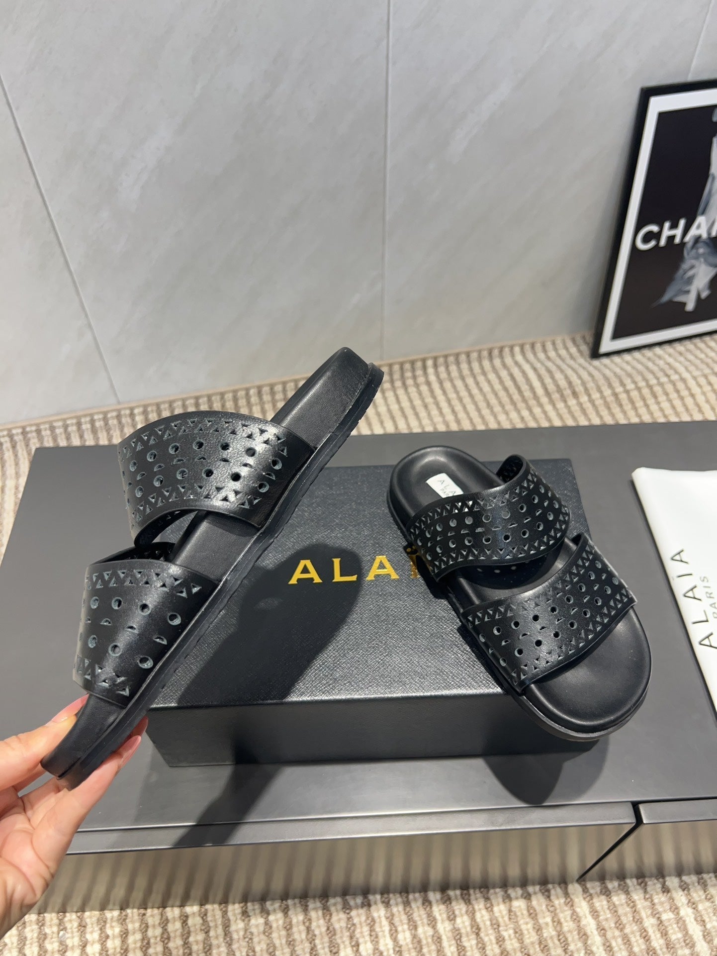 ALAIA CHUNKY TWO-STRAP SLIDES 25S IN BLACK CALFSKIN - 35