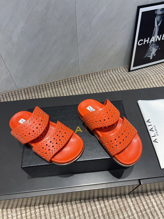 ALAIA CHUNKY TWO-STRAP SLIDES 25S IN ORANGE CALFSKIN - 35