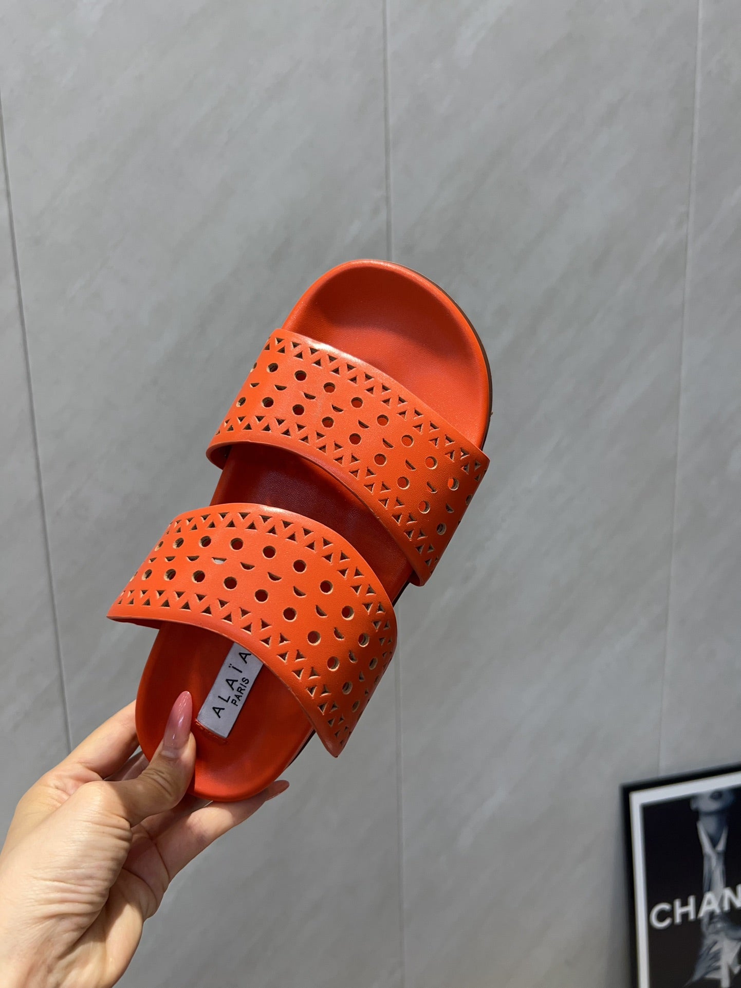 ALAIA CHUNKY TWO-STRAP SLIDES 25S IN ORANGE CALFSKIN - 35