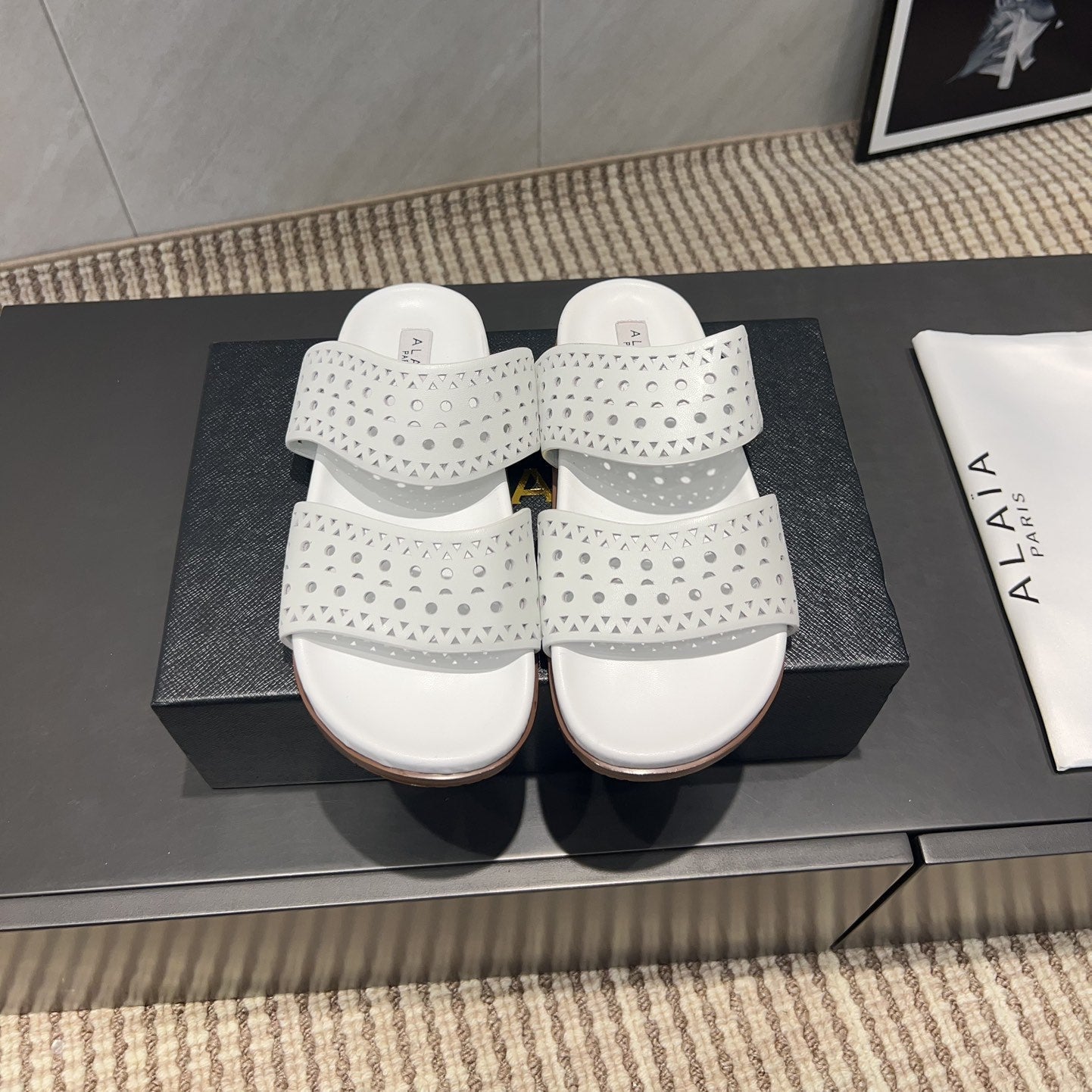 ALAIA CHUNKY TWO-STRAP SLIDES 25S IN WHITE CALFSKIN - 35