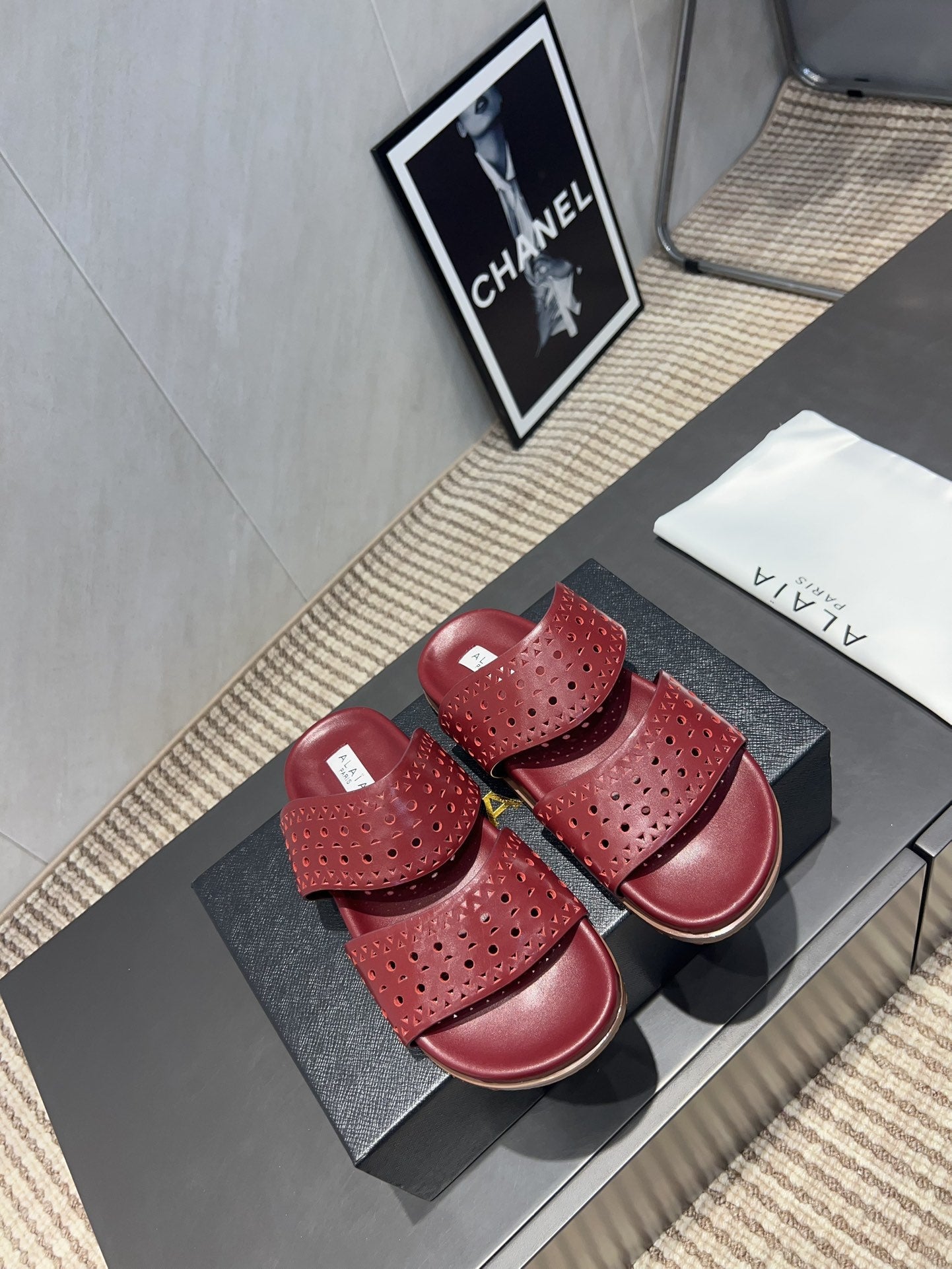 ALAIA CHUNKY TWO-STRAP SLIDES 25S IN DARK RED CALFSKIN - 35