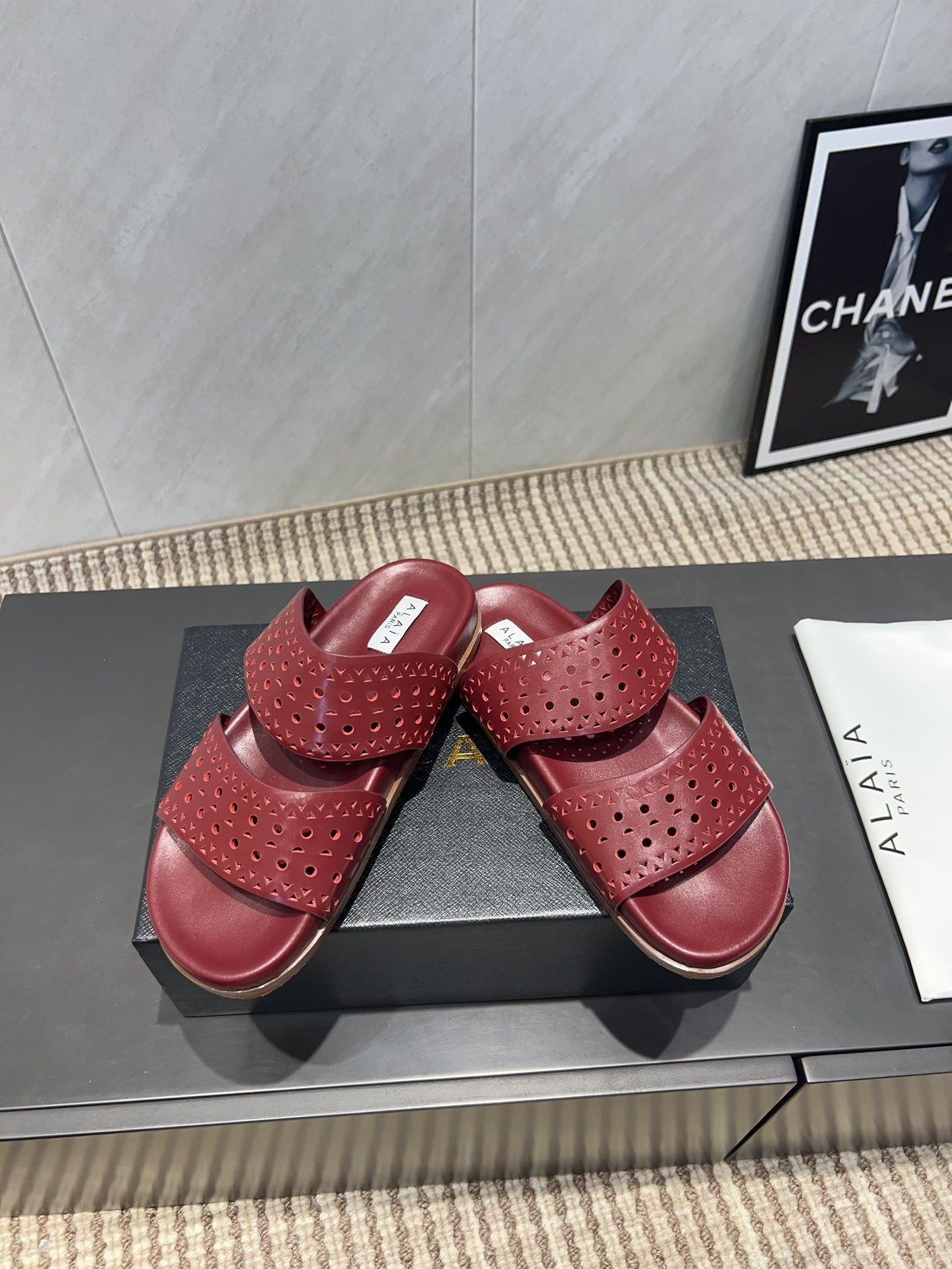 ALAIA CHUNKY TWO-STRAP SLIDES 25S IN DARK RED CALFSKIN - 35