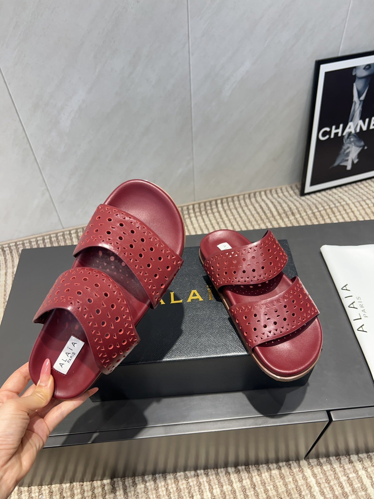 ALAIA CHUNKY TWO-STRAP SLIDES 25S IN DARK RED CALFSKIN - 35