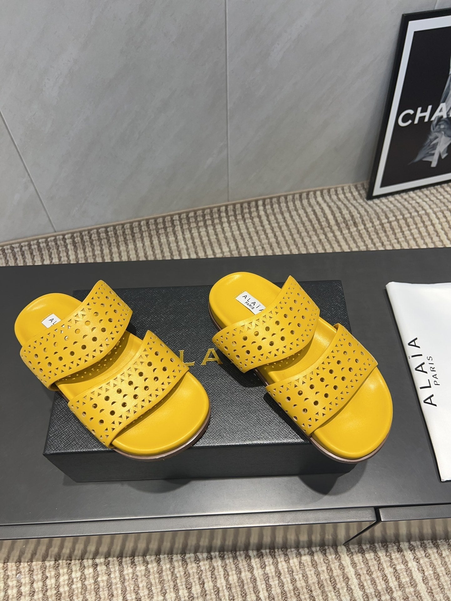 ALAIA CHUNKY TWO-STRAP SLIDES 25S IN YELLOW CALFSKIN - 35