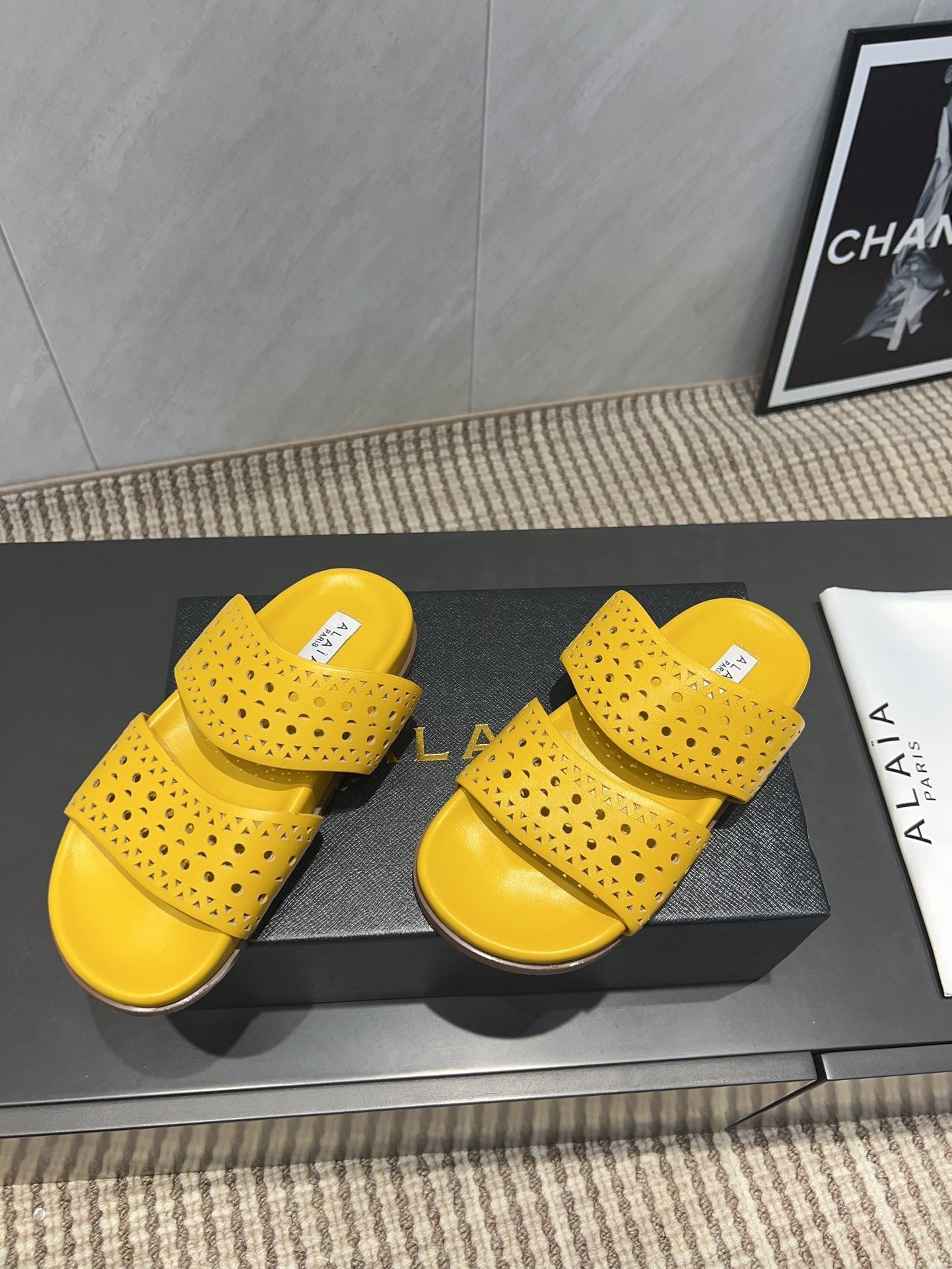 ALAIA CHUNKY TWO-STRAP SLIDES 25S IN YELLOW CALFSKIN - 35