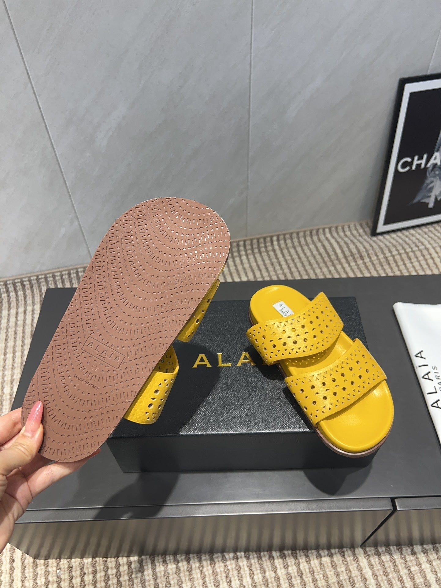 ALAIA CHUNKY TWO-STRAP SLIDES 25S IN YELLOW CALFSKIN - 35