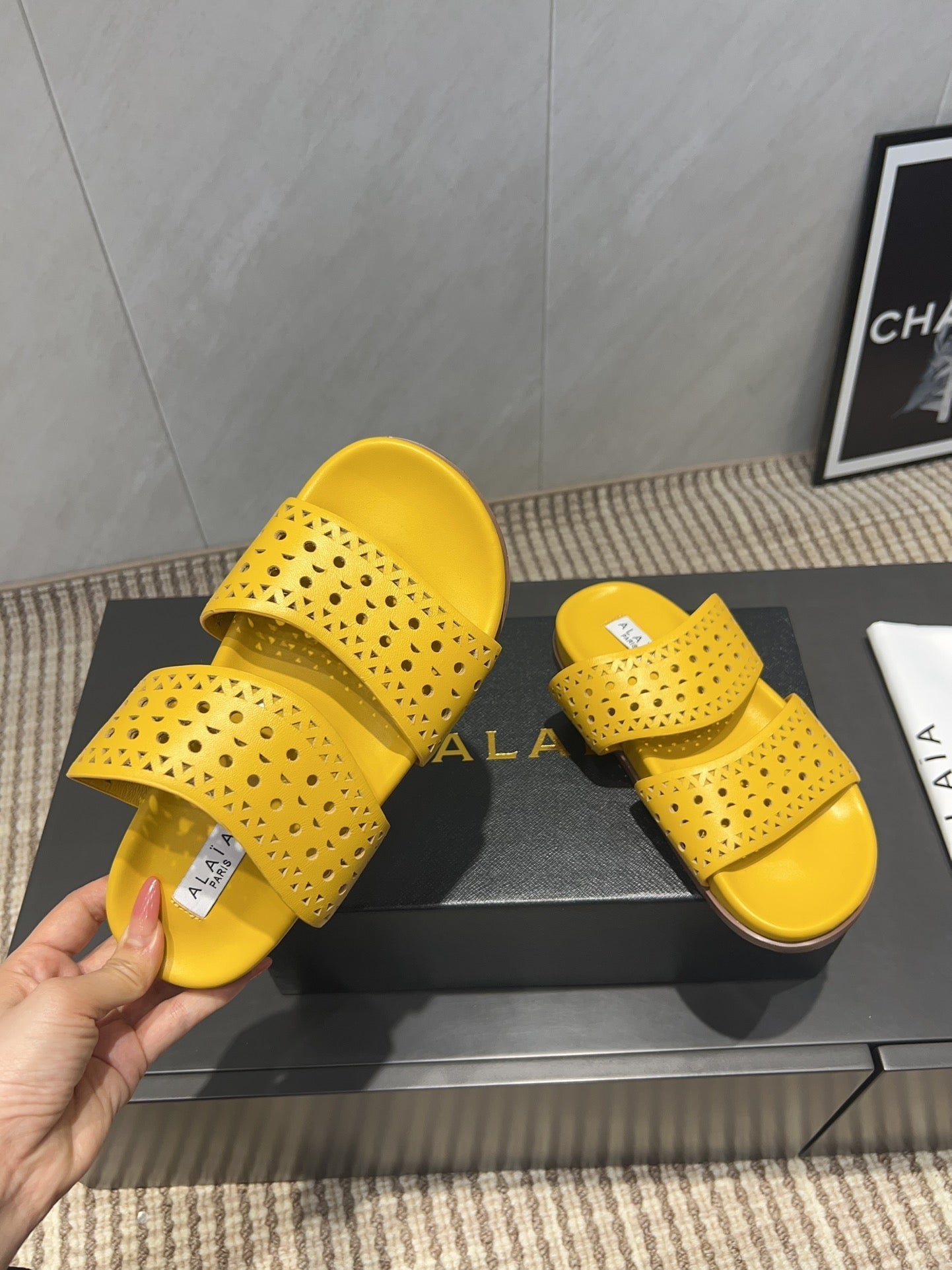ALAIA CHUNKY TWO-STRAP SLIDES 25S IN YELLOW CALFSKIN - 35