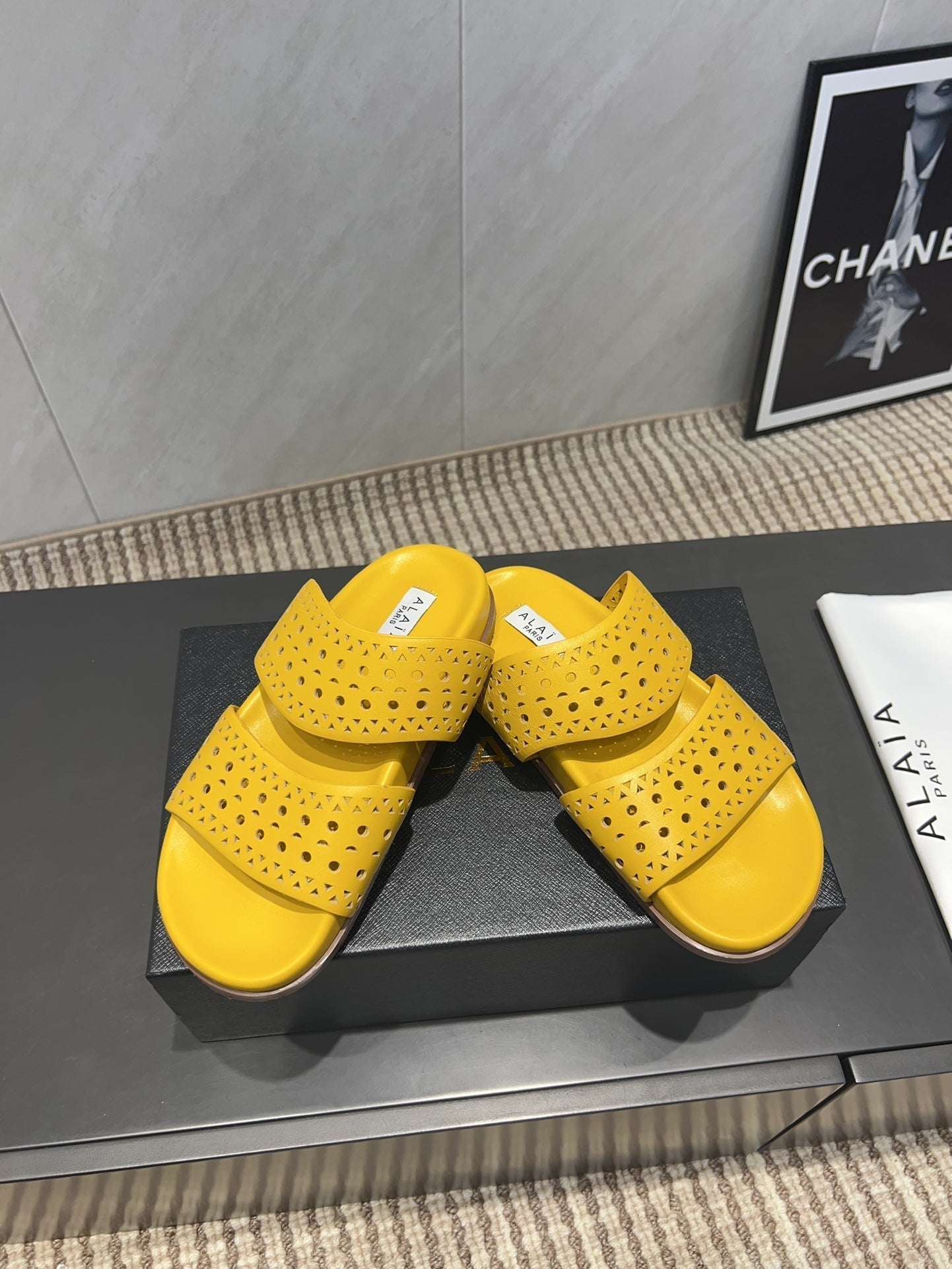 ALAIA CHUNKY TWO-STRAP SLIDES 25S IN YELLOW CALFSKIN - 35