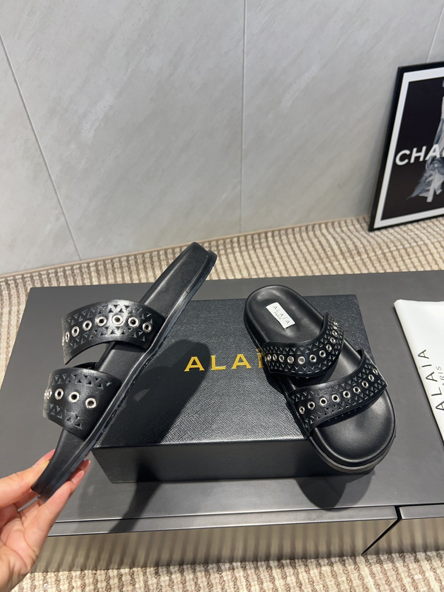 ALAIA DOUBLE-STRAP SANDALS 25S IN BLACK CALFSKIN - 35