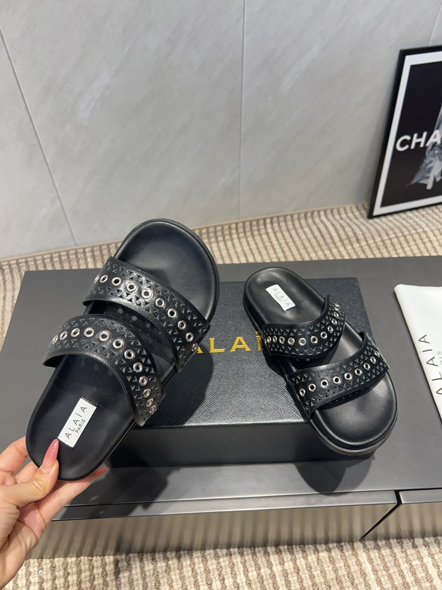 ALAIA DOUBLE-STRAP SANDALS 25S IN BLACK CALFSKIN - 35