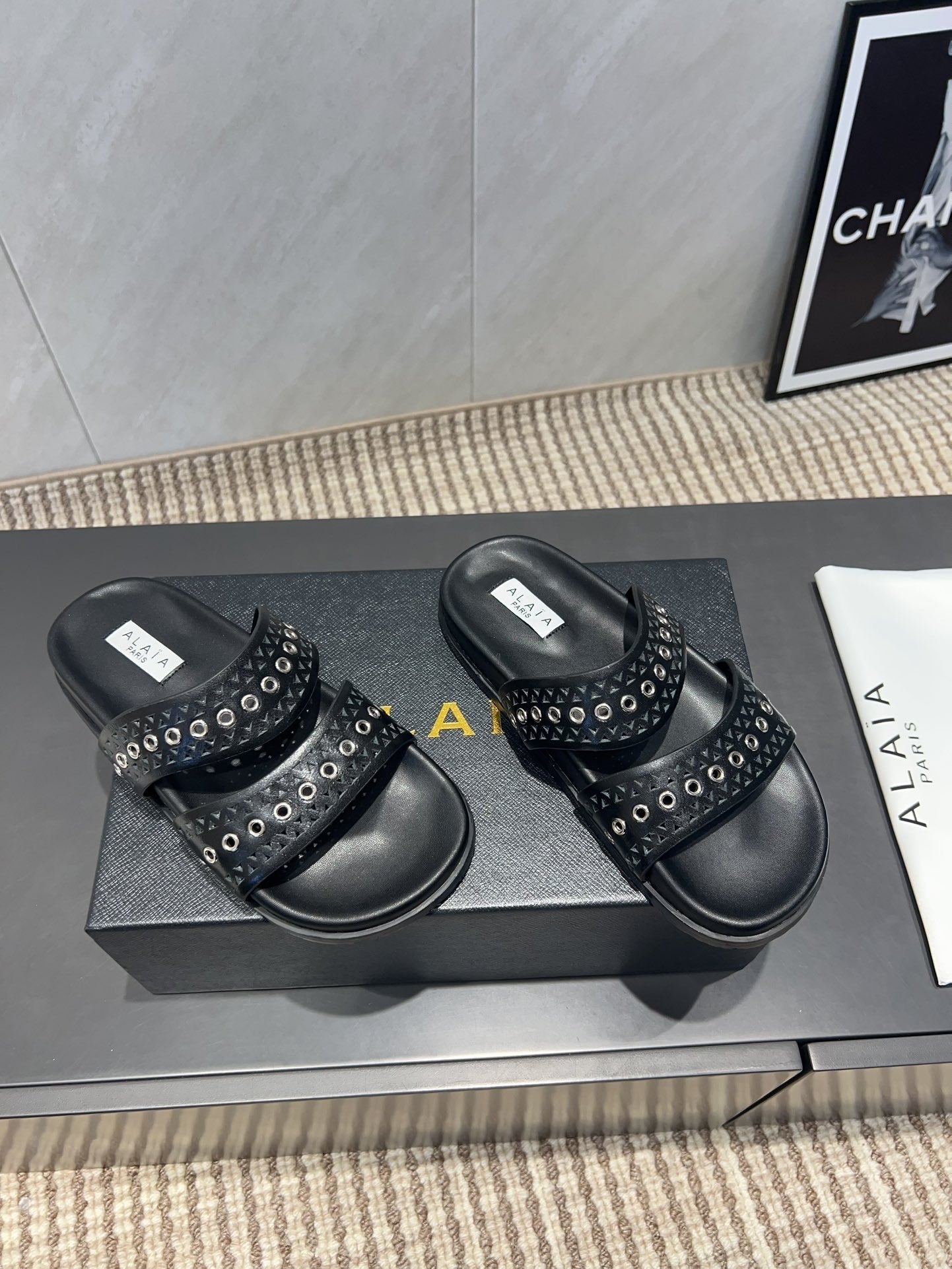 ALAIA DOUBLE-STRAP SANDALS 25S IN BLACK CALFSKIN - 35
