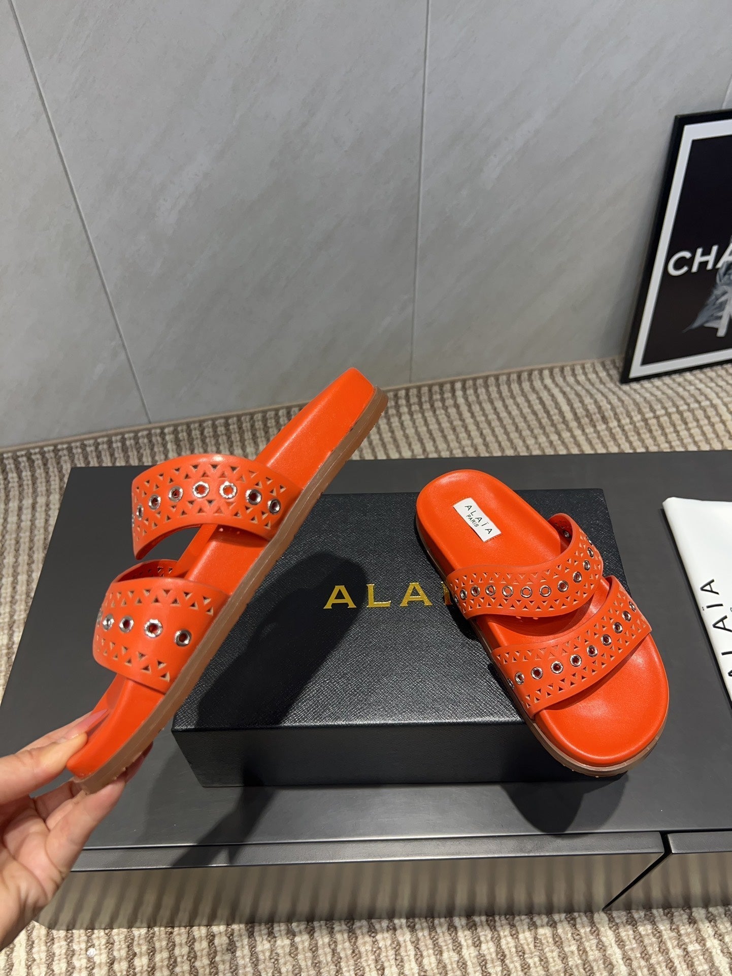 ALAIA DOUBLE-STRAP SANDALS 25S IN ORANGE CALFSKIN - 35