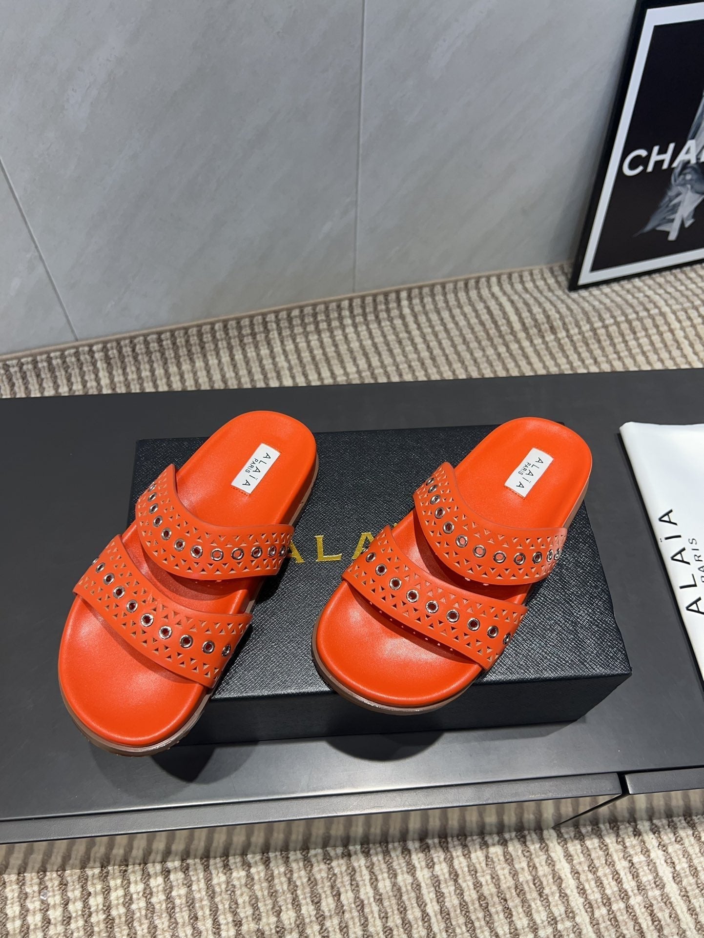 ALAIA DOUBLE-STRAP SANDALS 25S IN ORANGE CALFSKIN - 35
