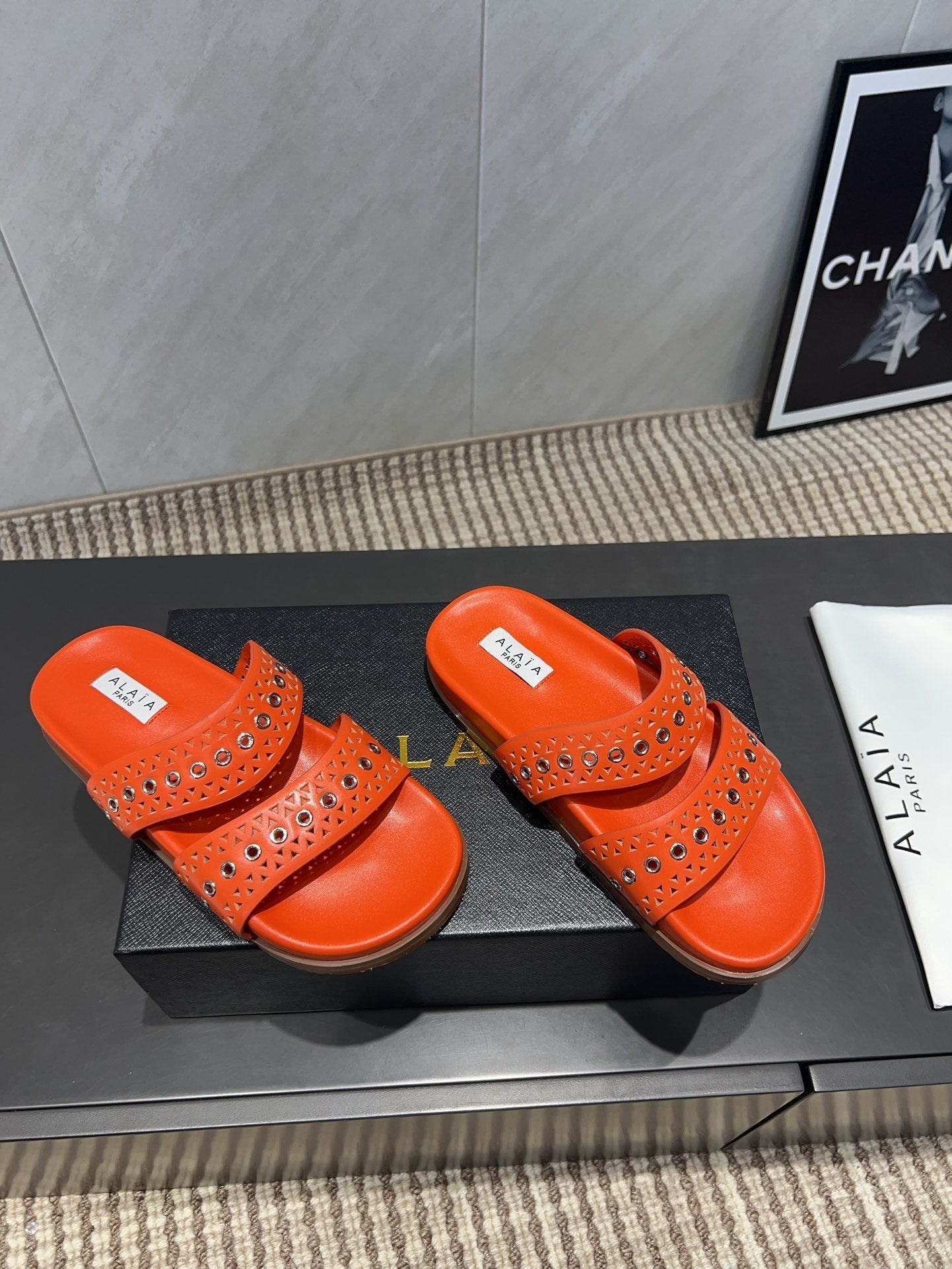 ALAIA DOUBLE-STRAP SANDALS 25S IN ORANGE CALFSKIN - 35