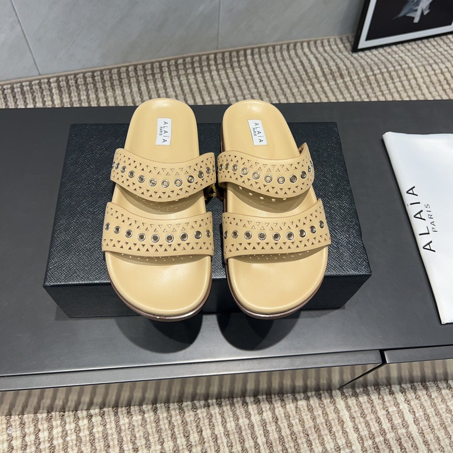 ALAIA DOUBLE-STRAP SANDALS 25S IN BEIGE CALFSKIN - 35