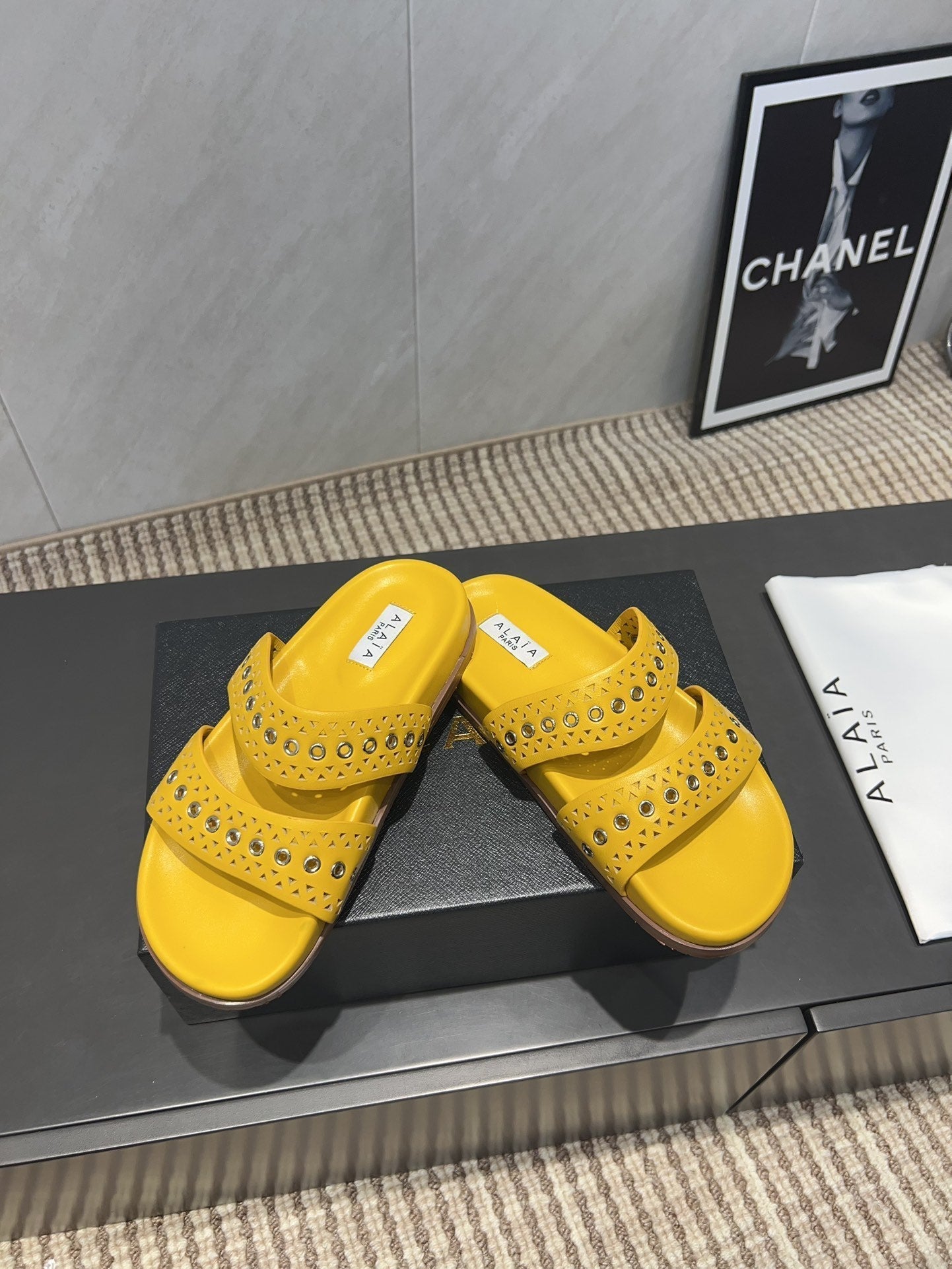 ALAIA DOUBLE-STRAP SANDALS 25S IN YELLOW CALFSKIN - 35