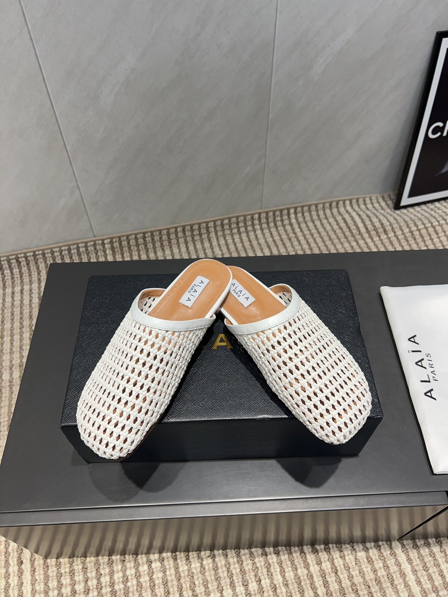 ALAIA WOVEN FLAT SHOES IN WHITE CALFSKIN STYLE 4 - 35