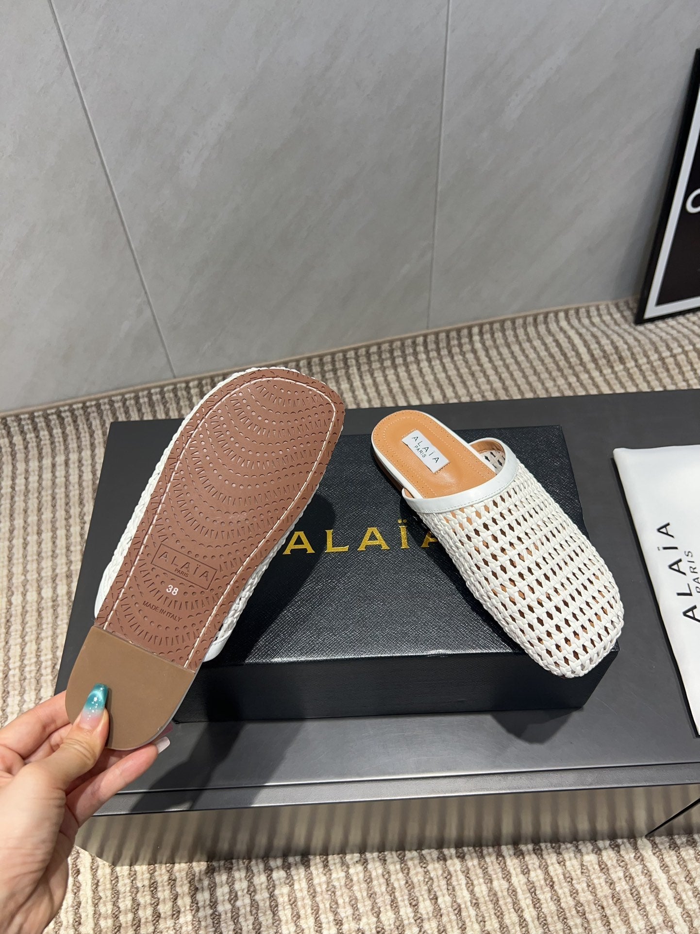 ALAIA WOVEN FLAT SHOES IN WHITE CALFSKIN STYLE 4 - 35