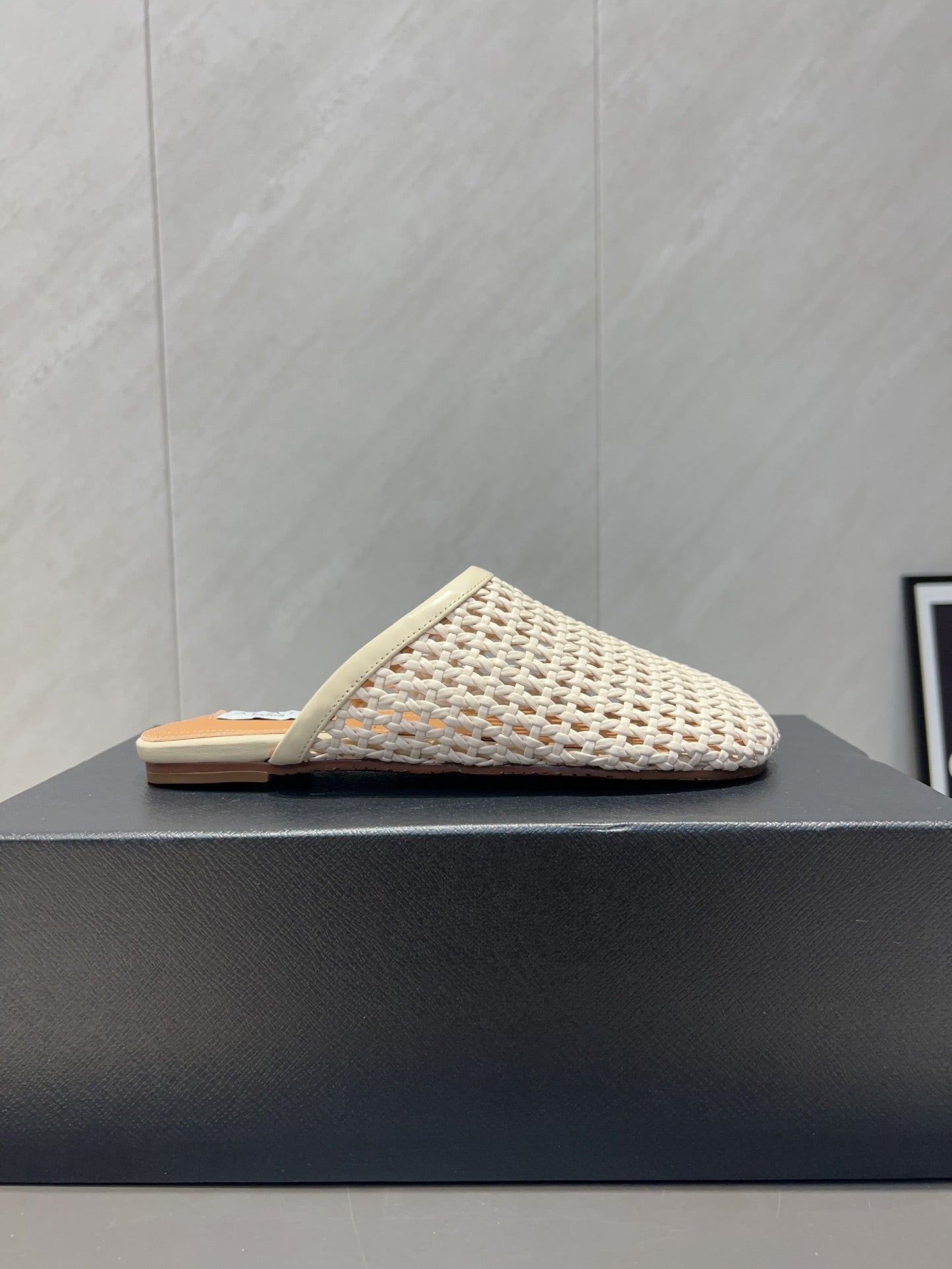 ALAIA WOVEN FLAT SHOES IN CREAM WHITE CALFSKIN STYLE 3 - 35