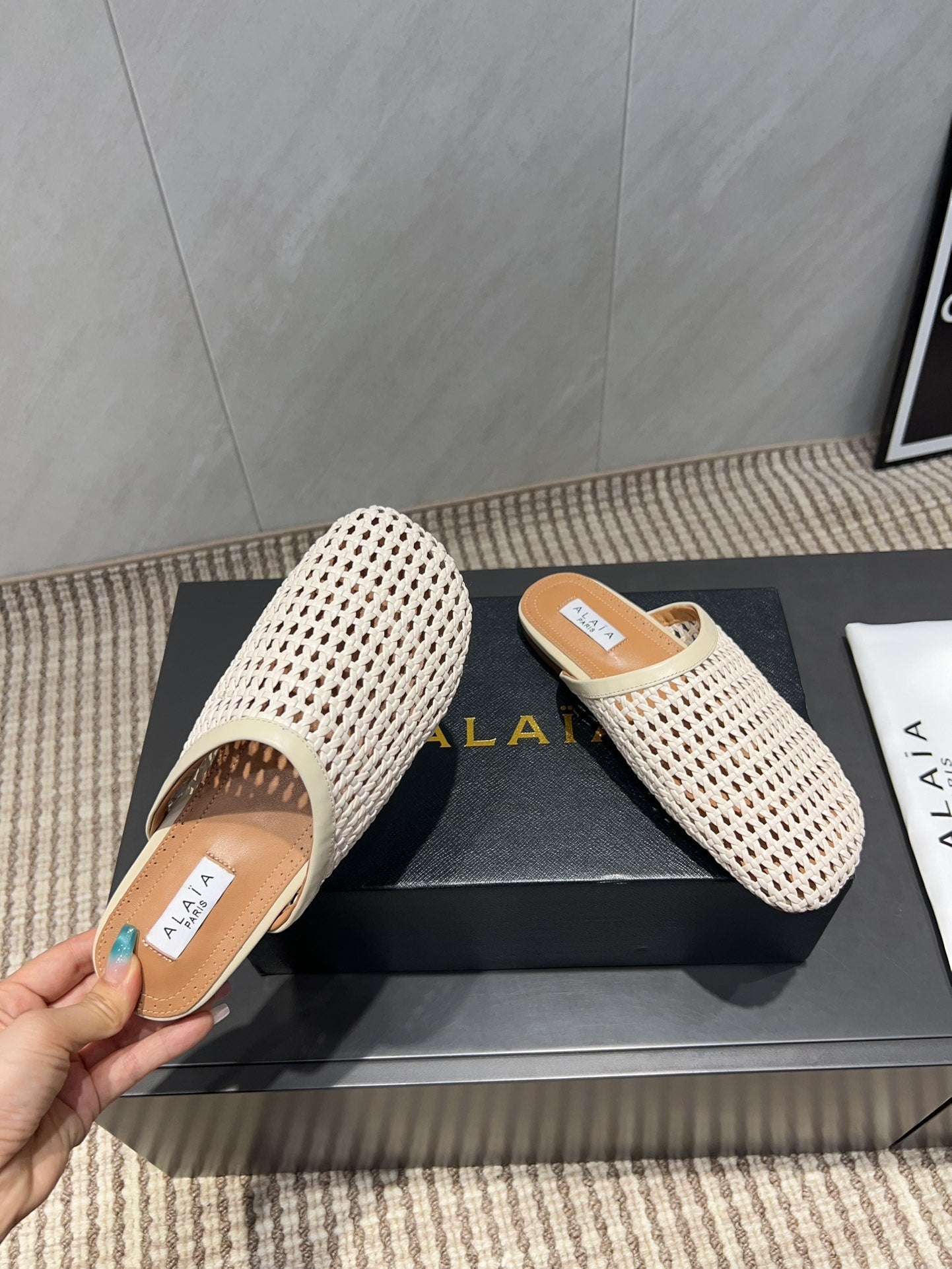 ALAIA WOVEN FLAT SHOES IN CREAM WHITE CALFSKIN STYLE 3 - 35