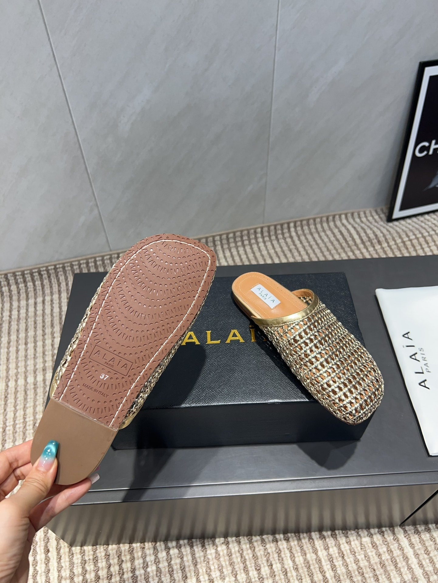 ALAIA WOVEN FLAT SHOES IN GOLD CALFSKIN STYLE 2 - 35