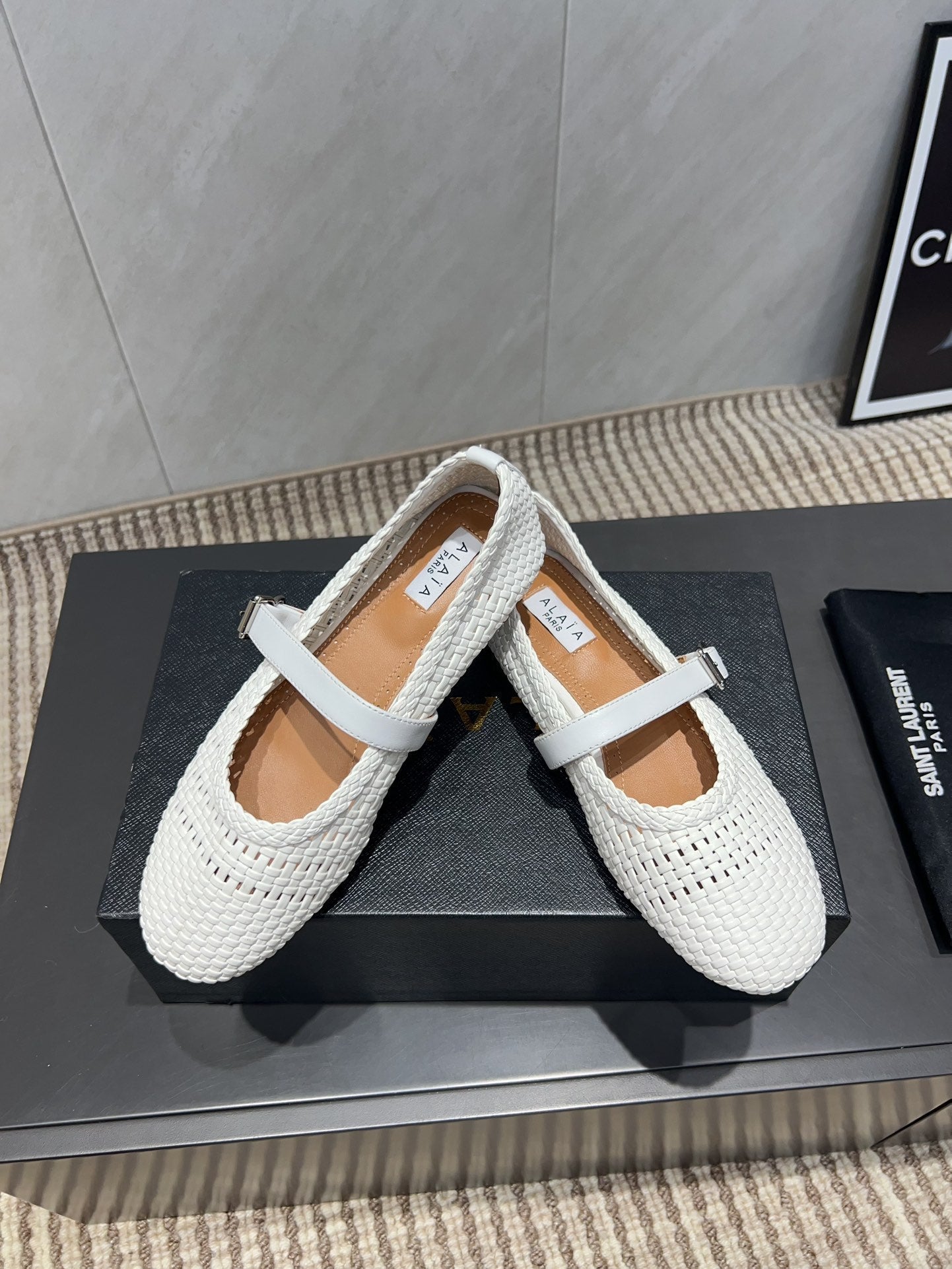 ALAIA MARY JANE FLATS WOVEN PATTERN 25S IN WHITE CALFSKIN - 35