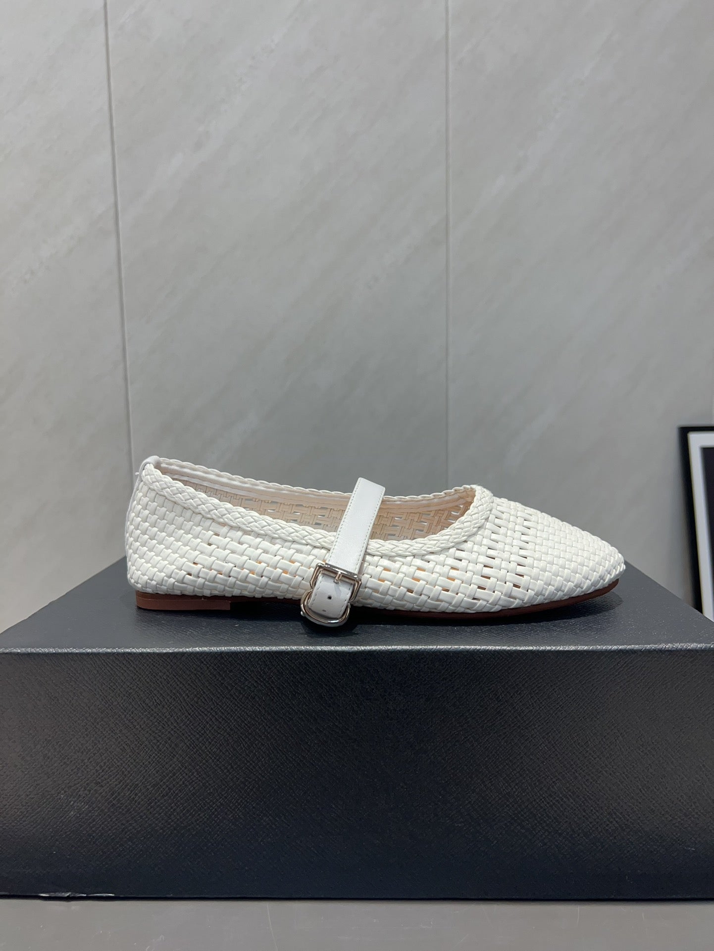 ALAIA MARY JANE FLATS WOVEN PATTERN 25S IN WHITE CALFSKIN - 35