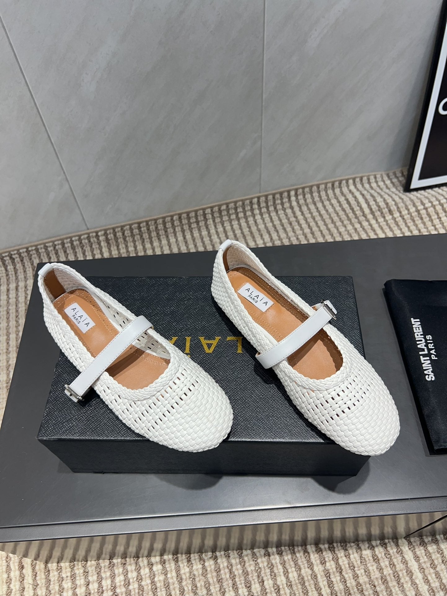 ALAIA MARY JANE FLATS WOVEN PATTERN 25S IN WHITE CALFSKIN - 35