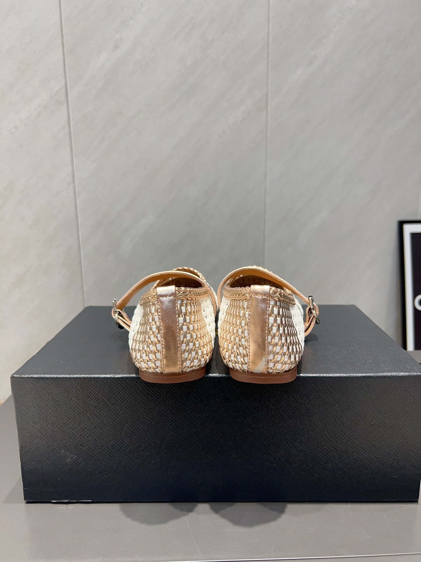 ALAIA MARY JANE FLATS WOVEN PATTERN 25S IN WHITE MIX CARAMEL BROWN CALFSKIN - 35