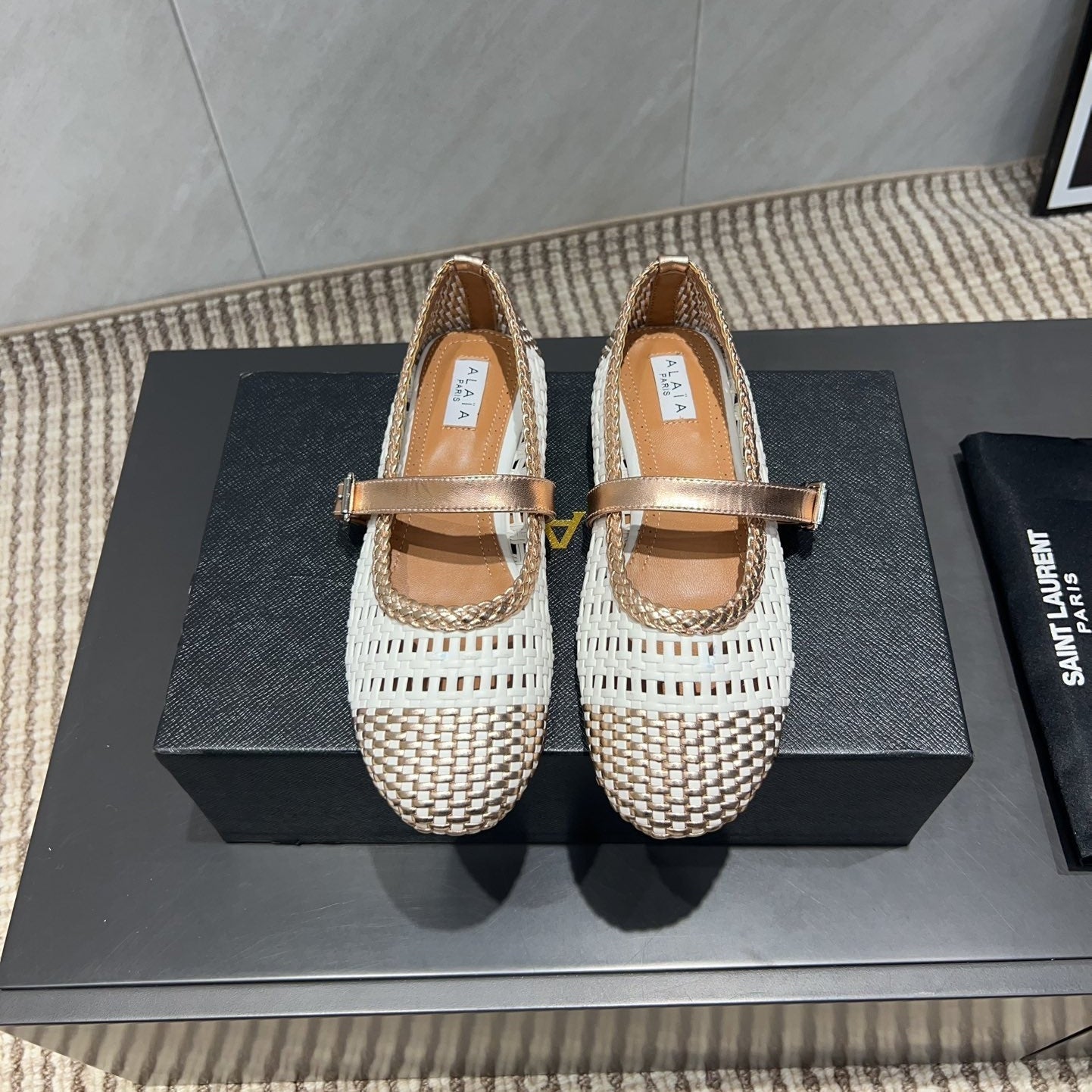 ALAIA MARY JANE FLATS WOVEN PATTERN 25S IN WHITE MIX CARAMEL BROWN CALFSKIN - 35