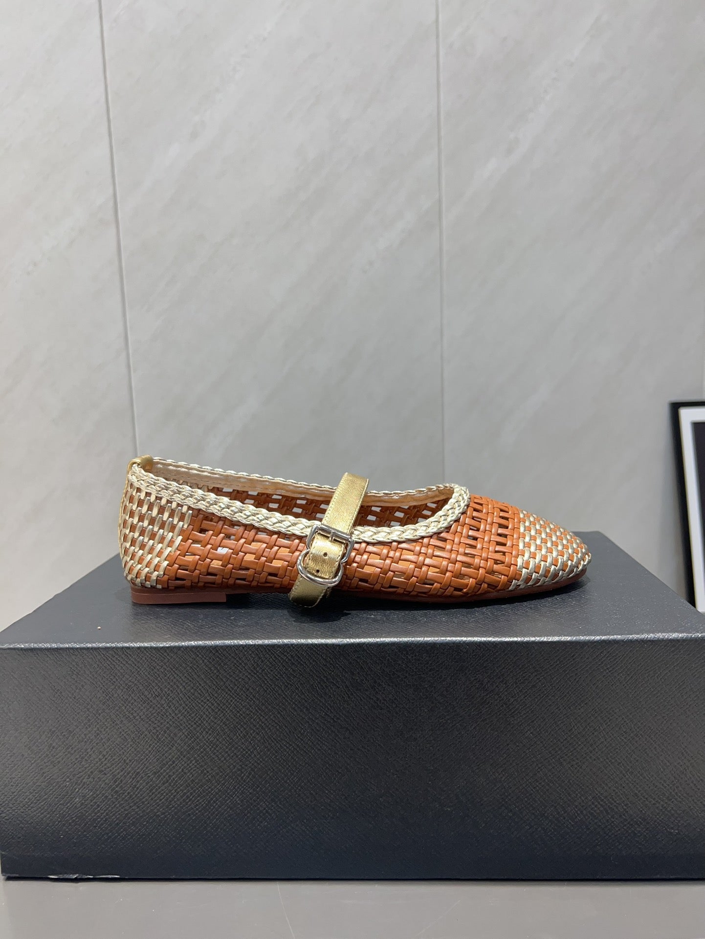 ALAIA MARY JANE FLATS WOVEN PATTERN 25S IN BROWN CALFSKIN - 35